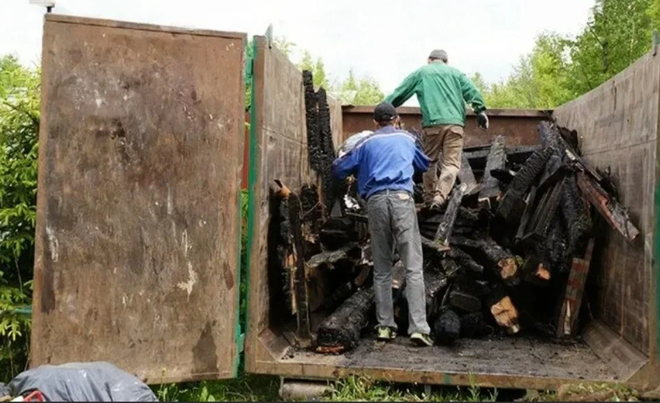 Вывоз мусора после пожара в Калининграде от ПроМусор — уборка, утилизация, цена от 2479 руб