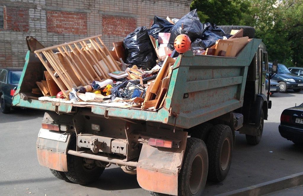 Вывоз мусора из магазина в Калининграде от ПроМусор: услуги, цена от 1771 руб., утилизация отходов