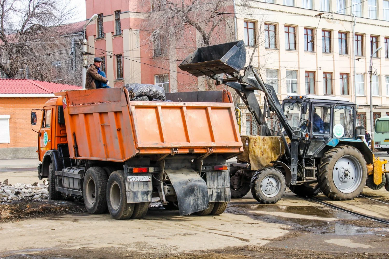 Вывоз мусора Камазом в Калининграде – аренда и заказ Камаза 10 тонн от 2378 руб. в ПроМусор